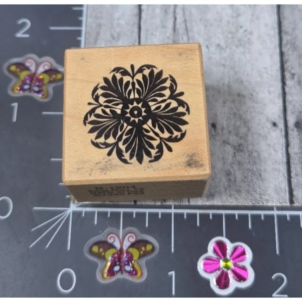 PSX Designs Flower Motif Design B1904 1999 Rubber Stamp Wood #C51